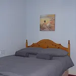 Flexible 1 Bed Centre - 1