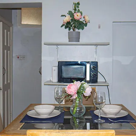 Flexible 1 Bed Apartment City Centre - 1 Daire *