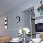 Flexible 1 Bed Centre - 1
